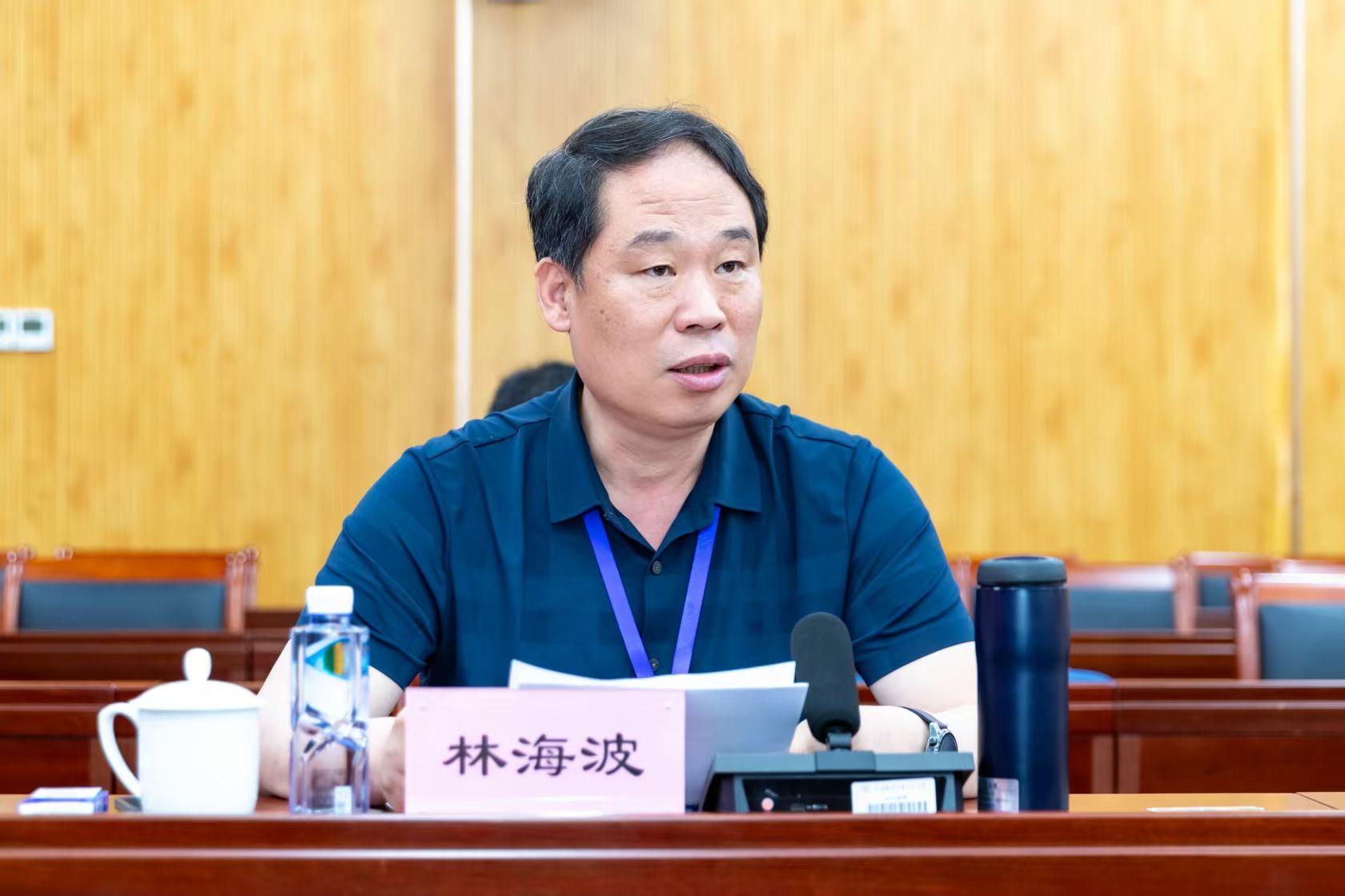 专家组集中考查了校史馆